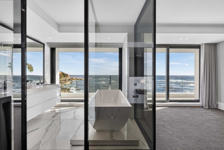 5 Bedroom Property for Sale in Bantry Bay Western Cape